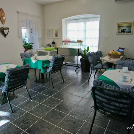 & Antonijela Bed & Breakfast 3*