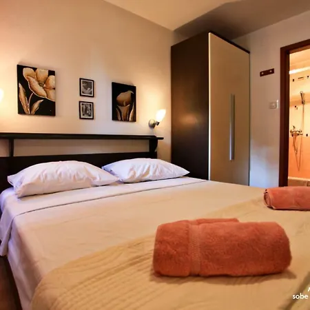 Bed & Breakfast & Antonijela 3*