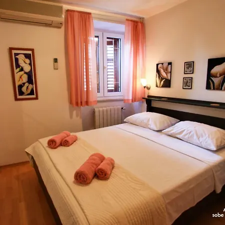 Bed & Breakfast & Antonijela 3*